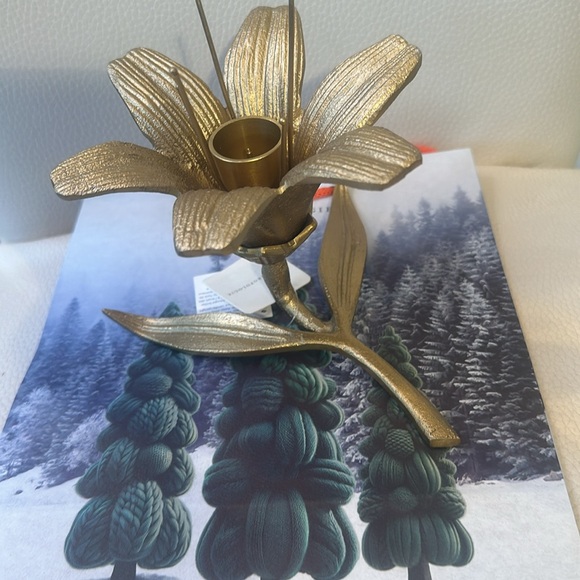 Anthropologie Gold Metal Flower Candle Holder NWT SOLD OUT x 1 - Picture 2 of 10